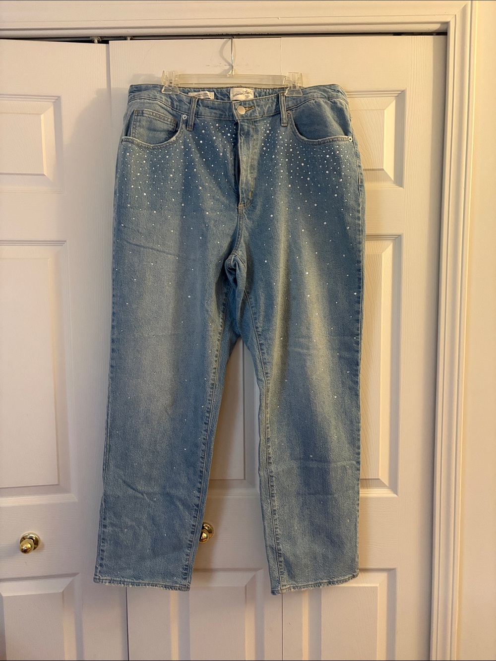 Universal Thread Light Blue High Rise 90s Straight with Rhinestone Embellishment